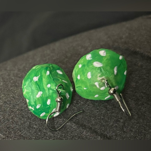 RESTOCKED🍄HANDMADE Polymer Clay Mushroom earrings🍄 - Picture 4 of 6